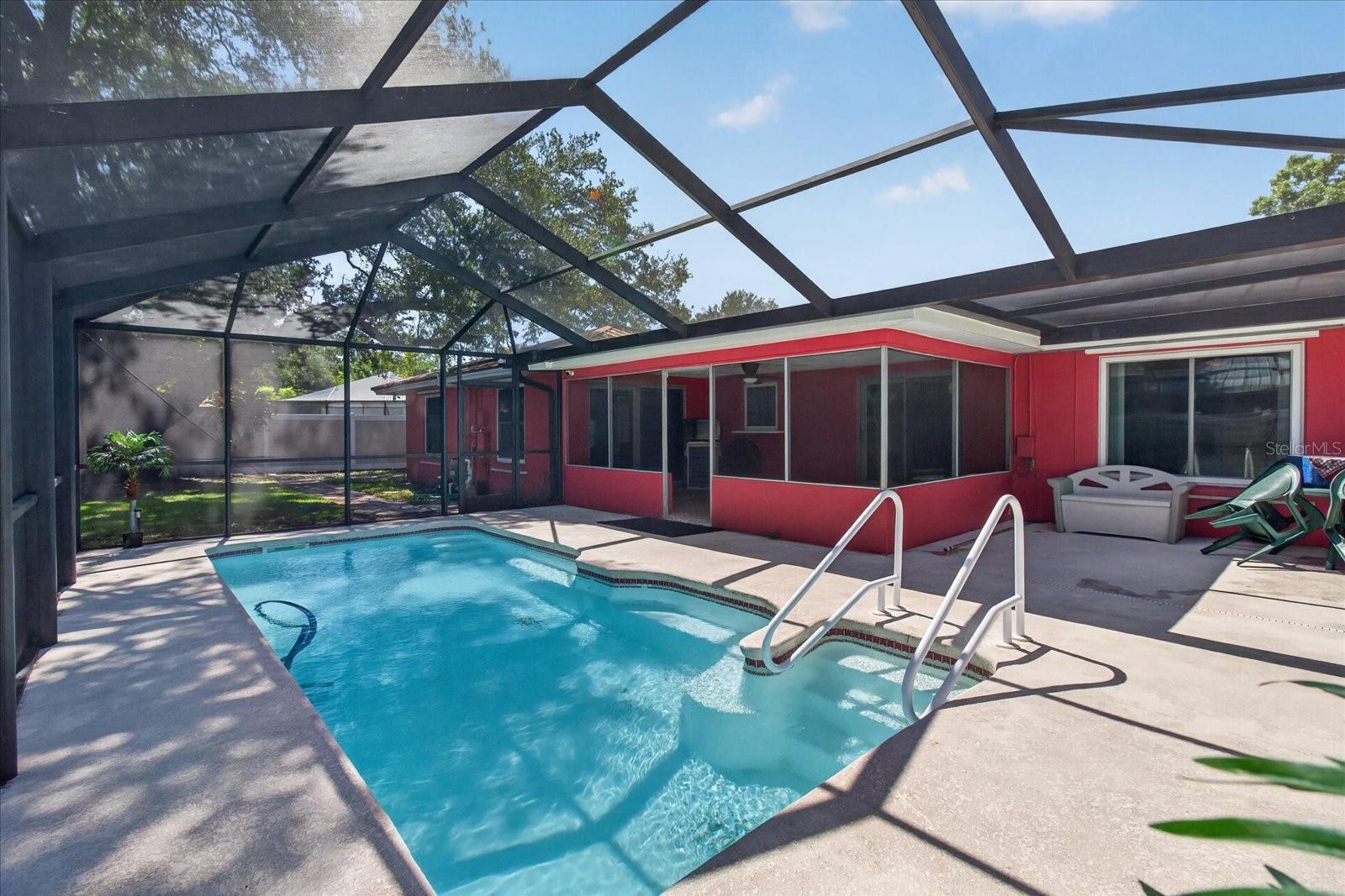 13497 OVAL DR E — photo 2