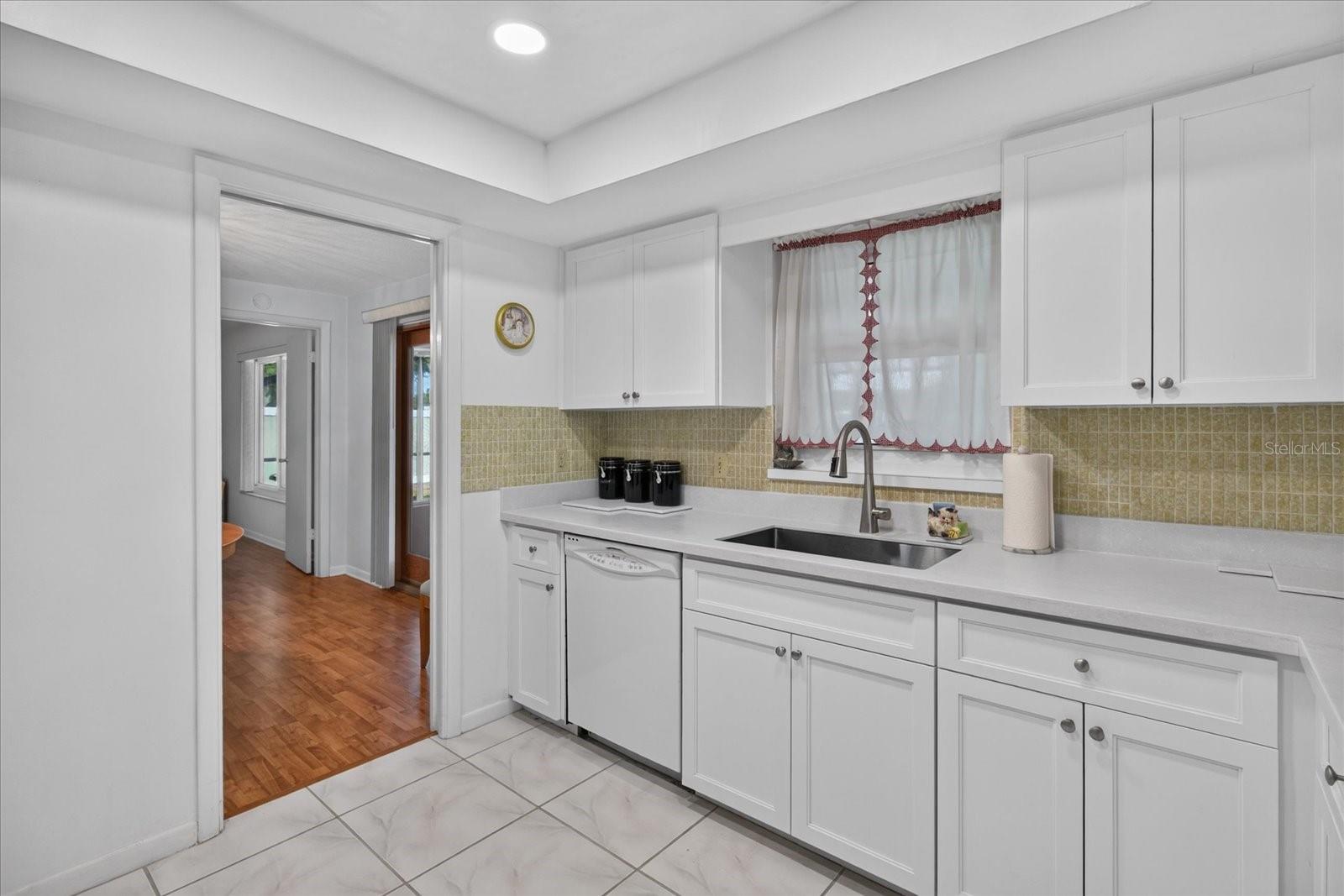 13497 OVAL DR E — photo 5
