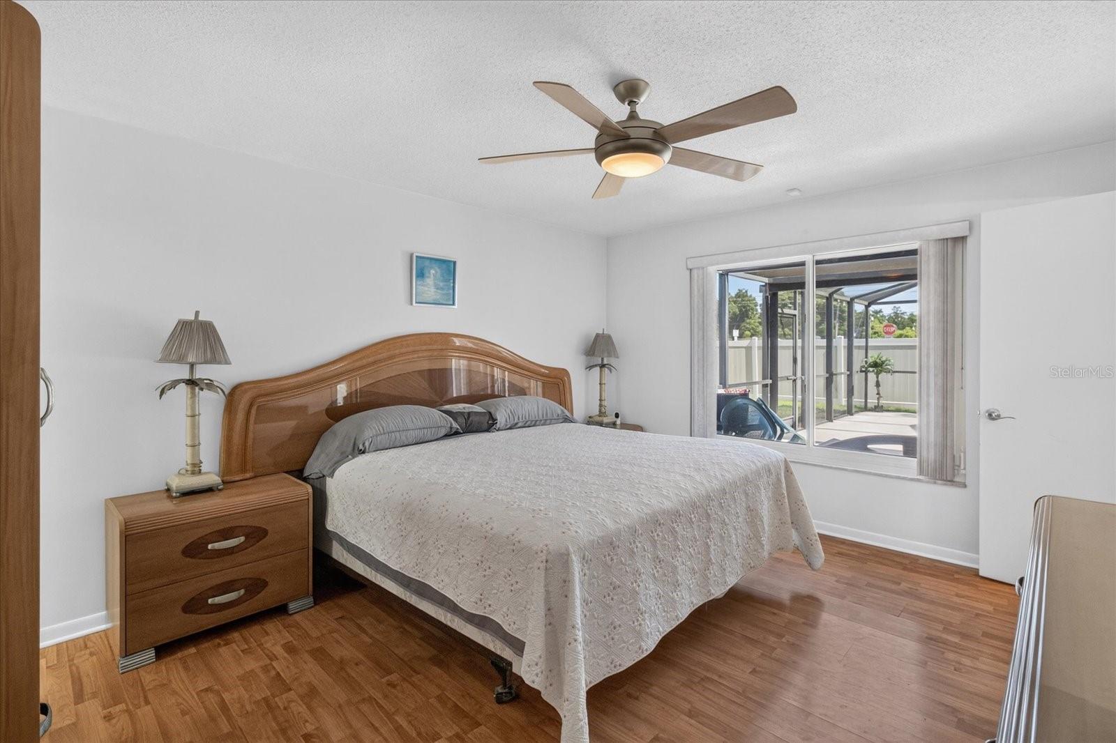 13497 OVAL DR E — photo 8
