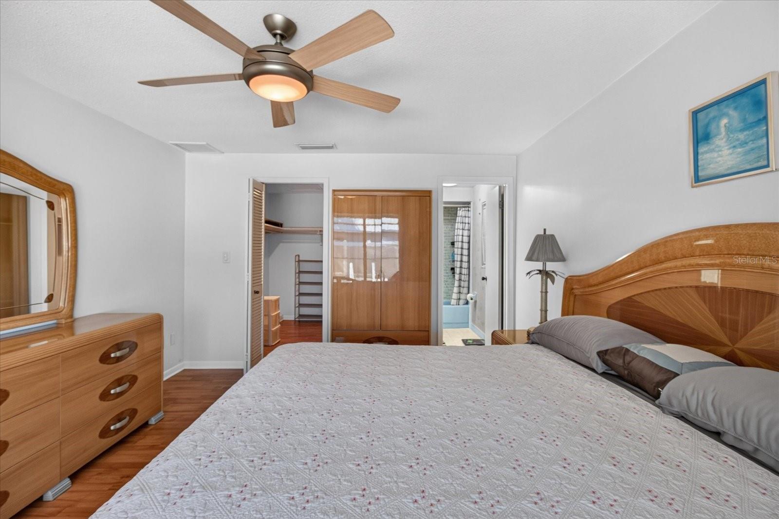 13497 OVAL DR E — photo 41
