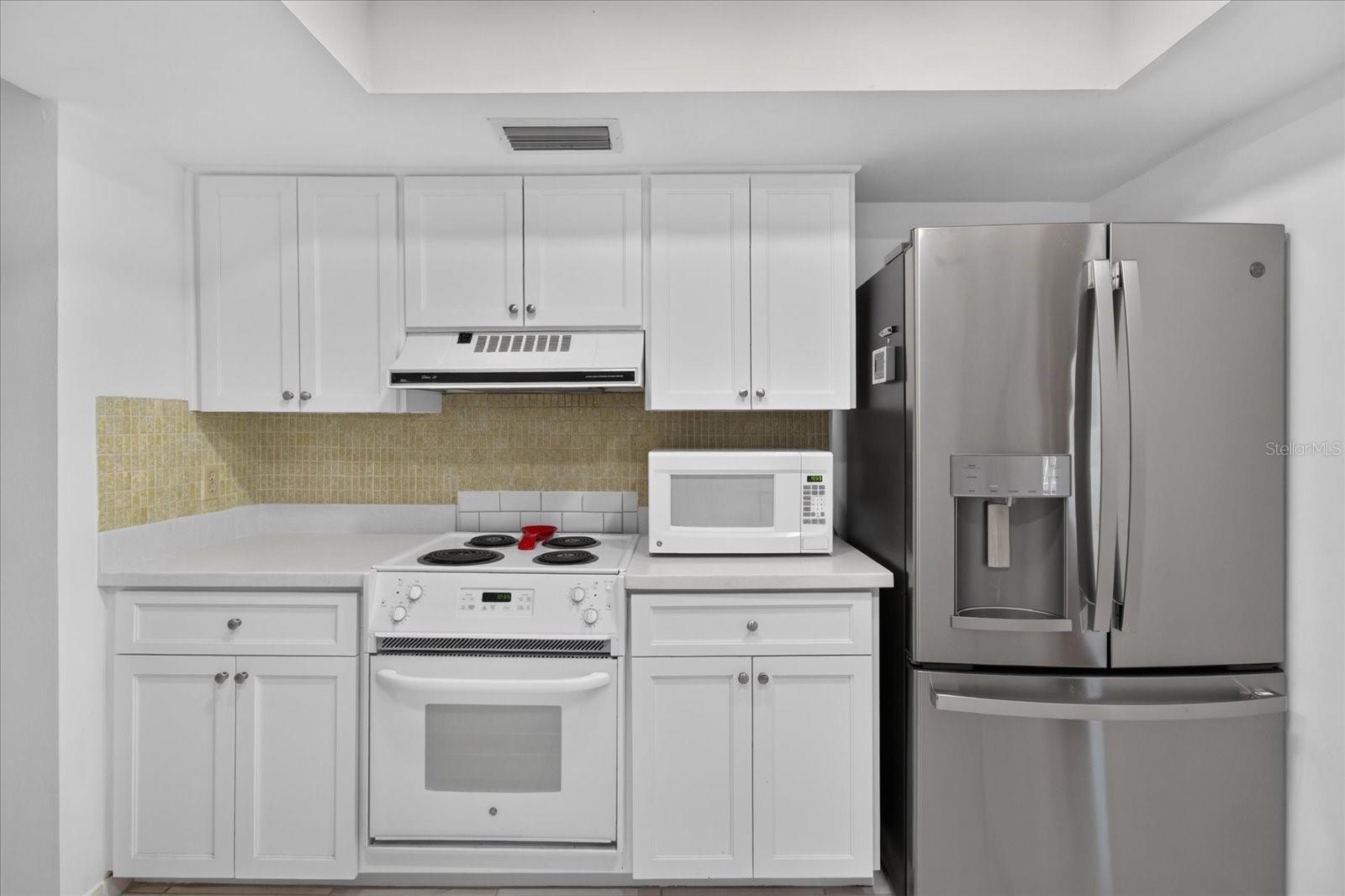 13497 OVAL DR E — photo 33