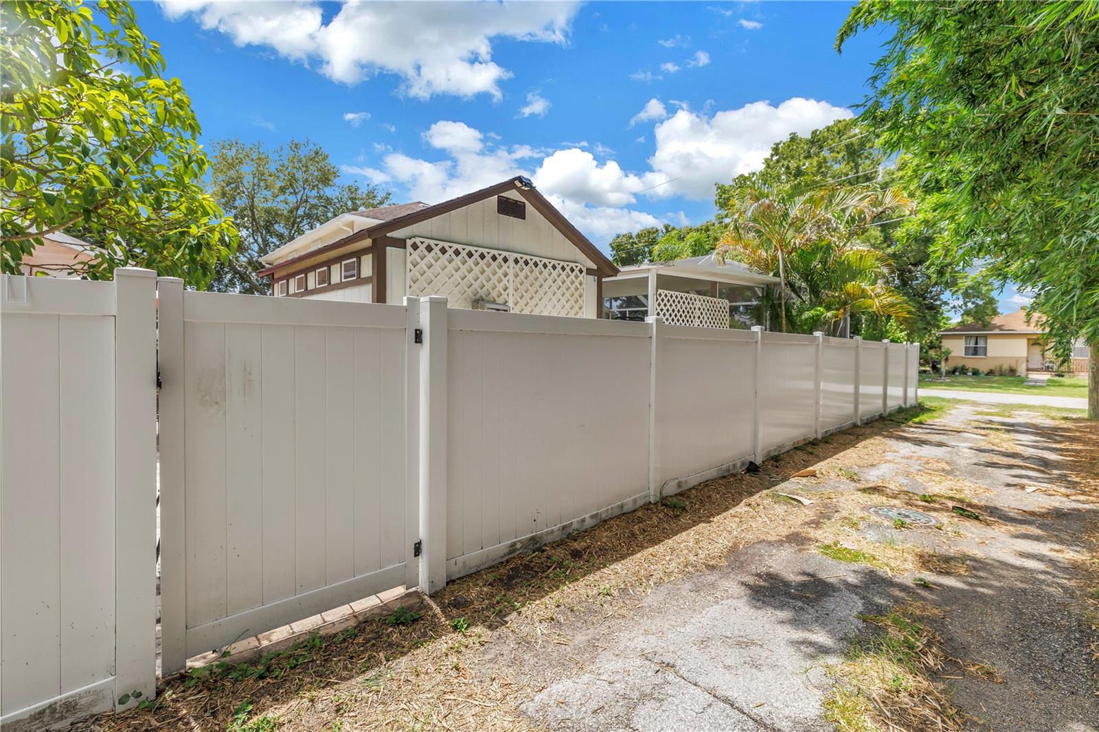 2711 W FIG ST — photo 33