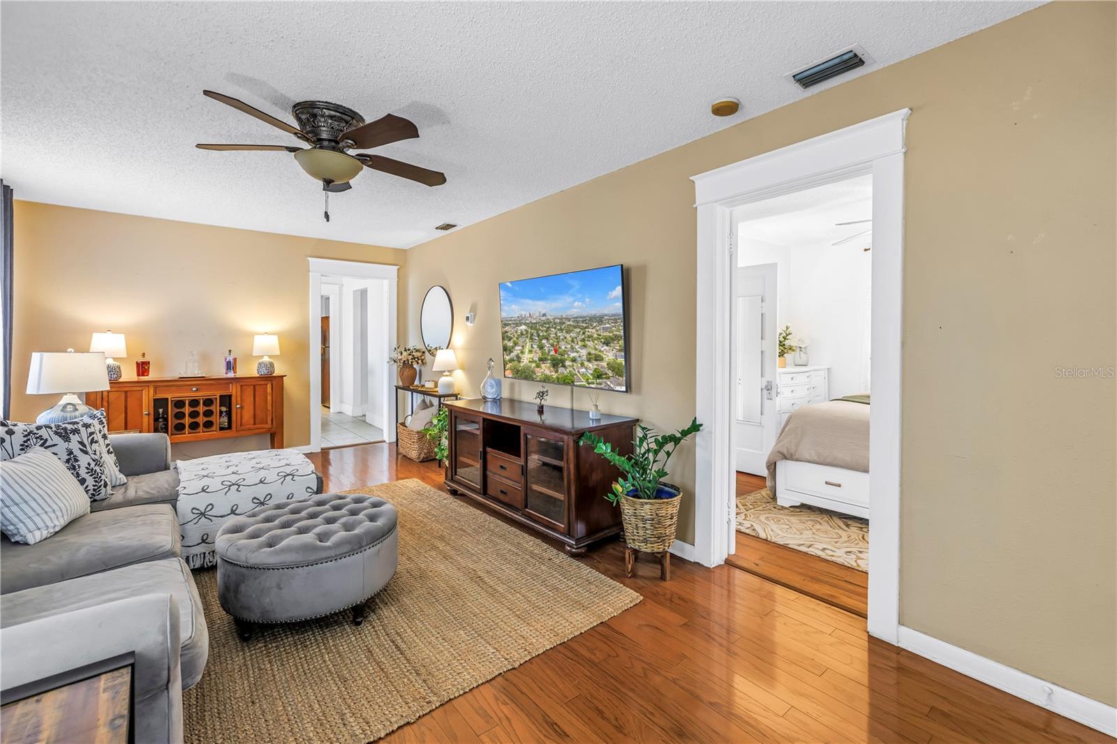 2711 W FIG ST — photo 6