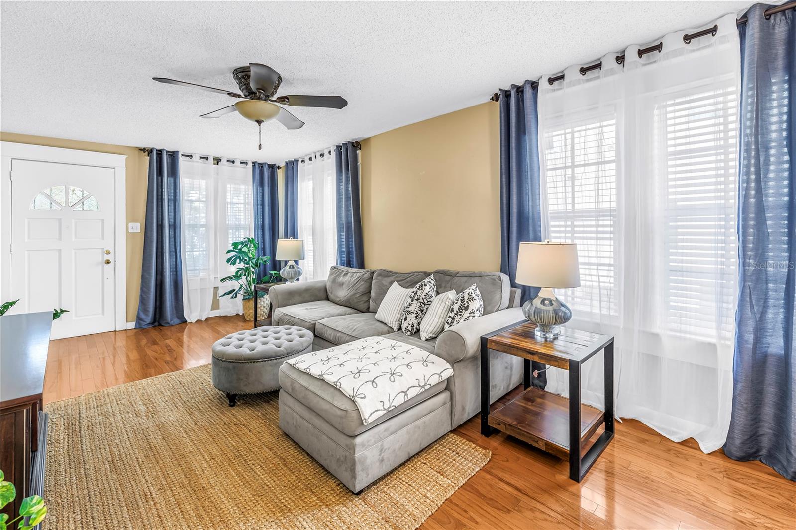 2711 W FIG ST — photo 8