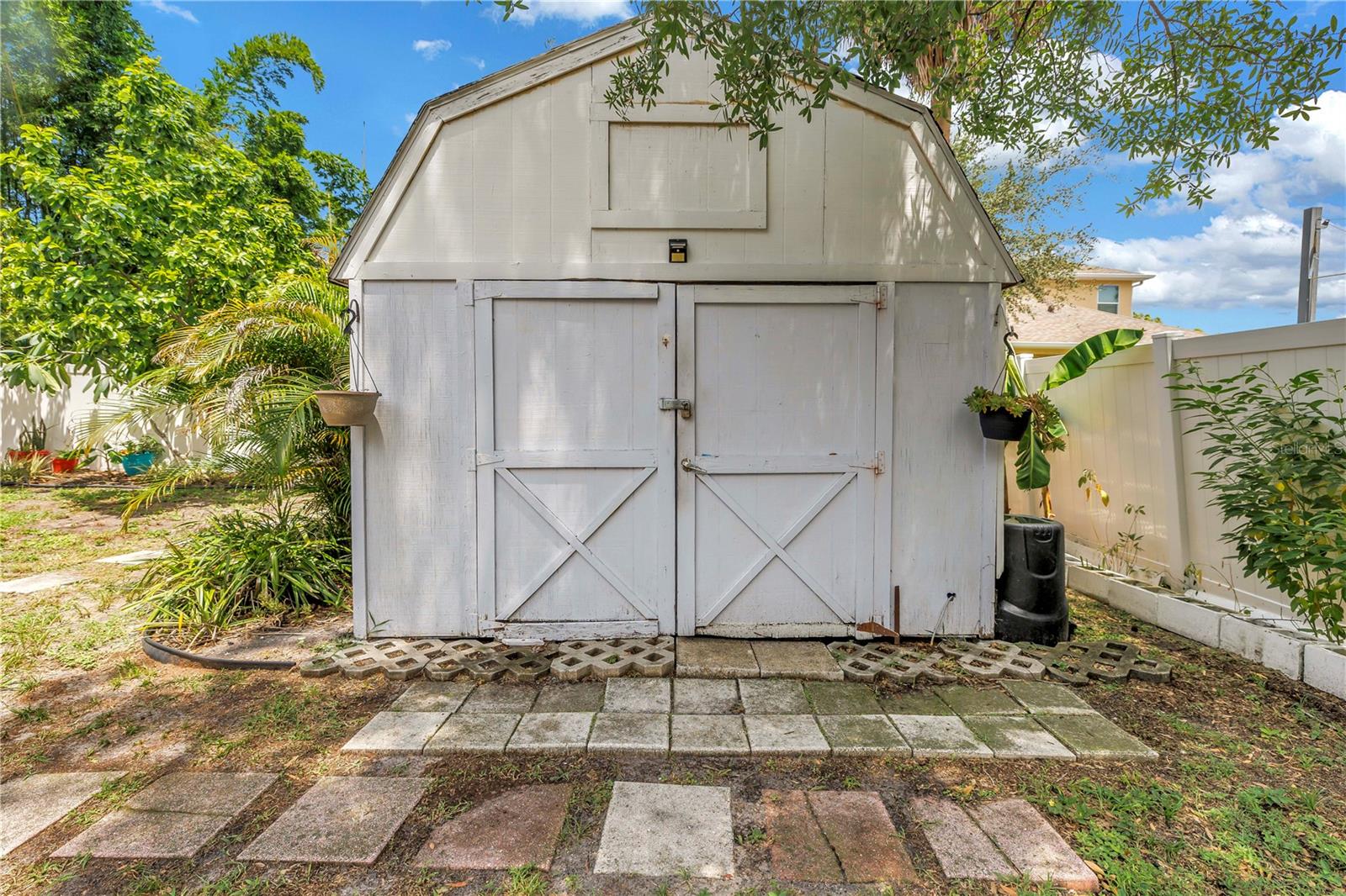 2711 W FIG ST — photo 40