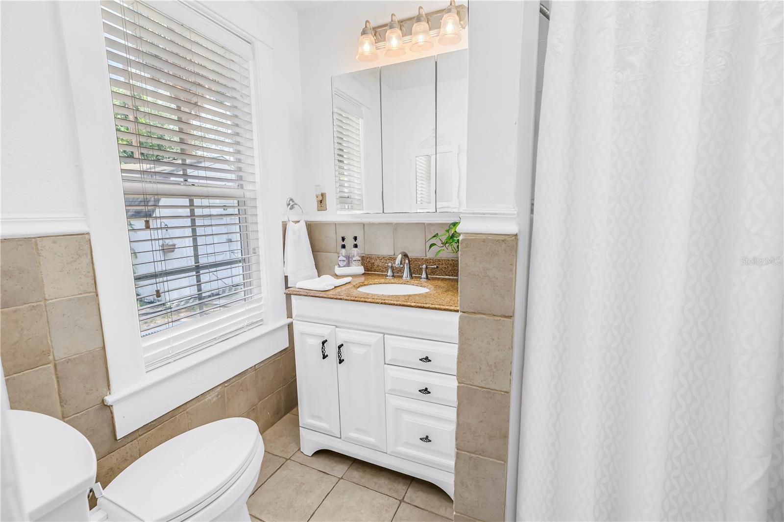 2711 W FIG ST — photo 15