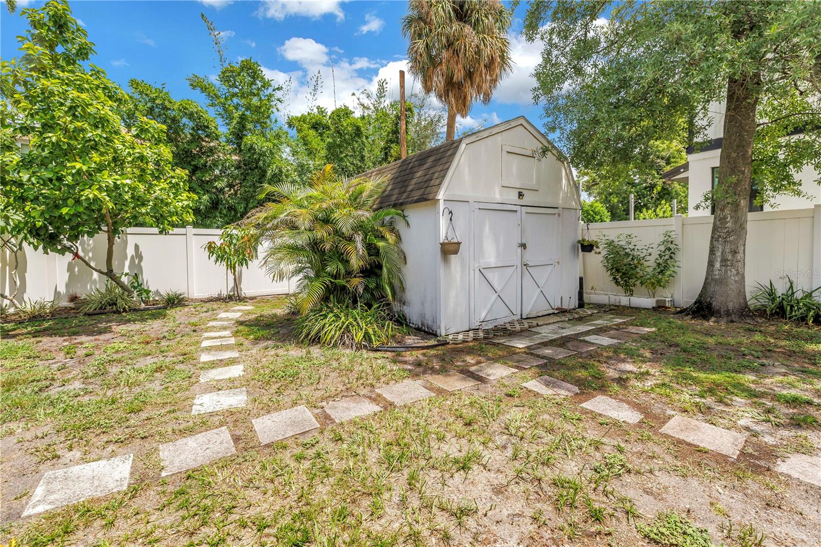 2711 W FIG ST — photo 37