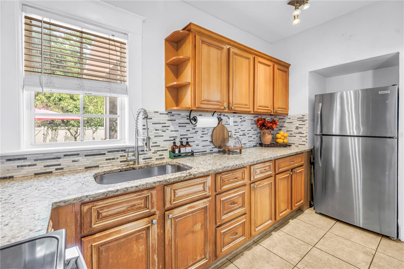 2711 W FIG ST — photo 20