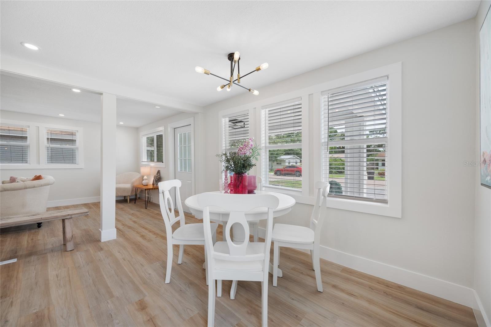2547 KINGSTON ST S — photo 14