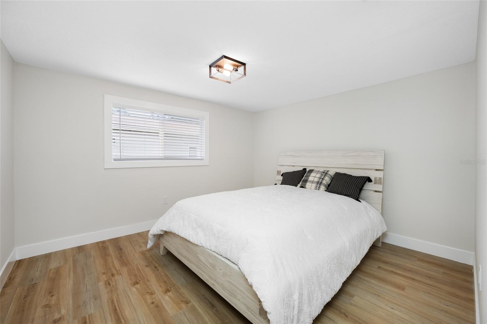 2547 KINGSTON ST S — photo 15