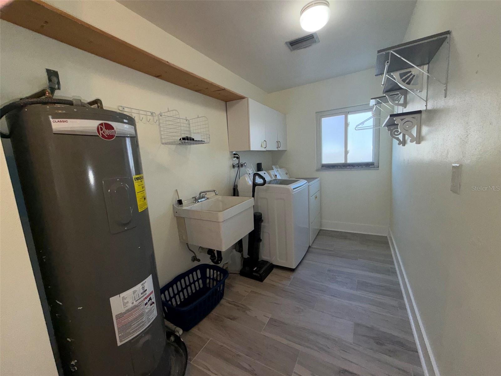 1874 WATEROAK DR W — photo 19
