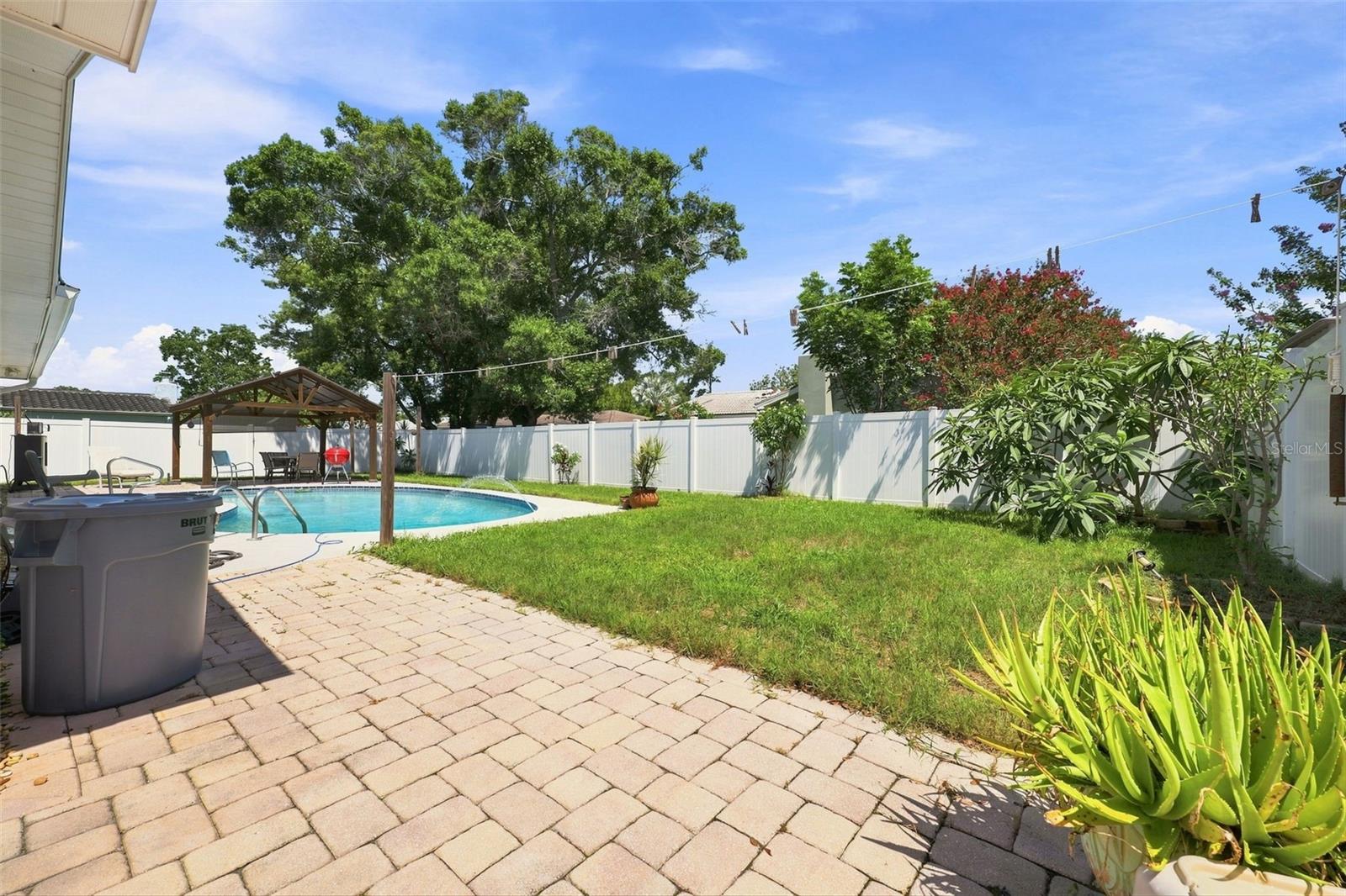 2069 KINGFISHER DR — photo 43
