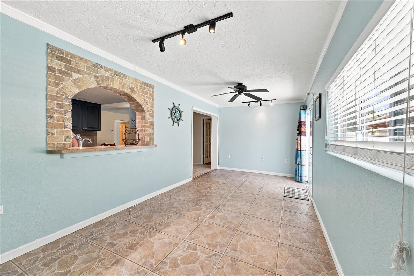 2069 KINGFISHER DR — photo 23