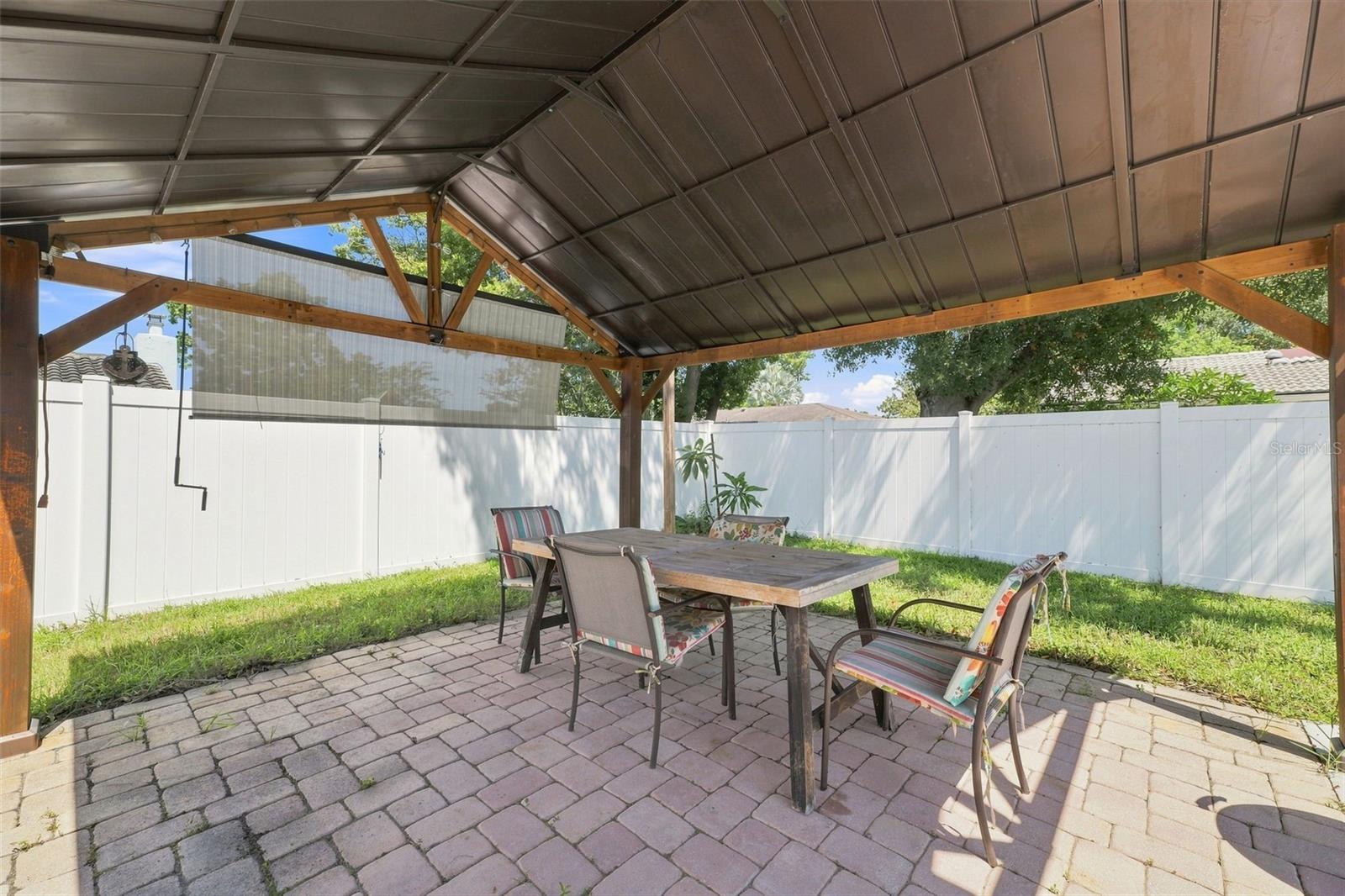2069 KINGFISHER DR — photo 44