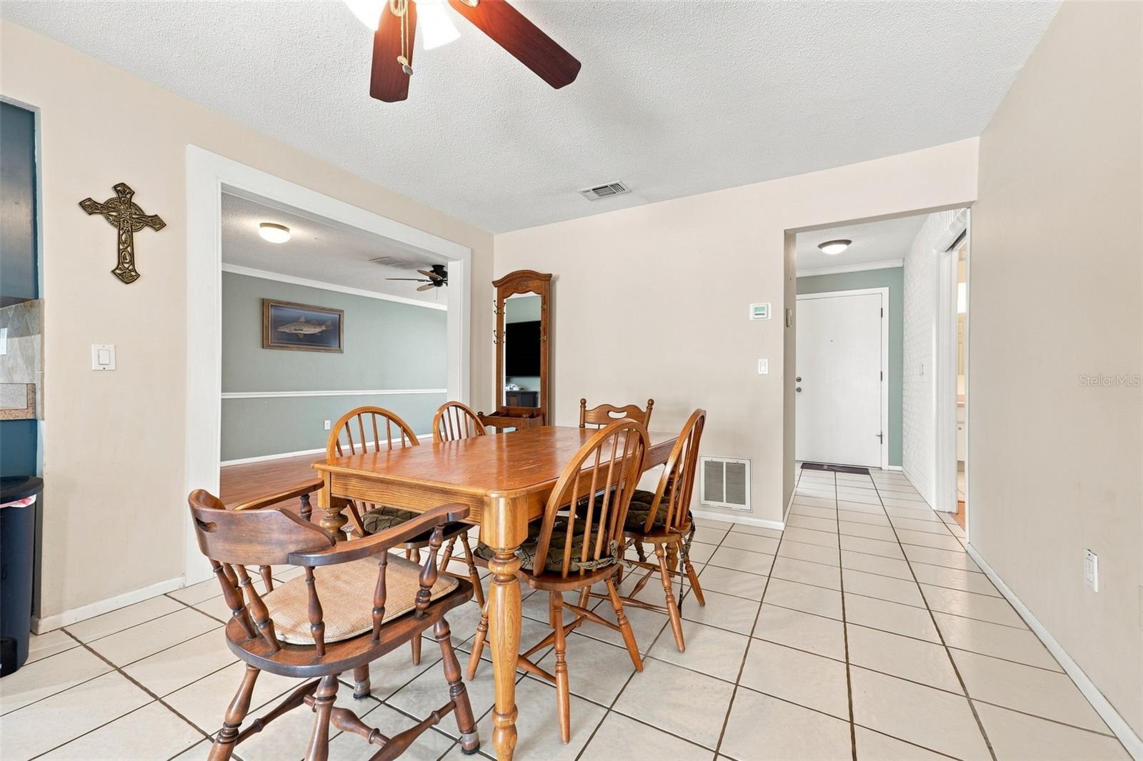 2069 KINGFISHER DR — photo 16