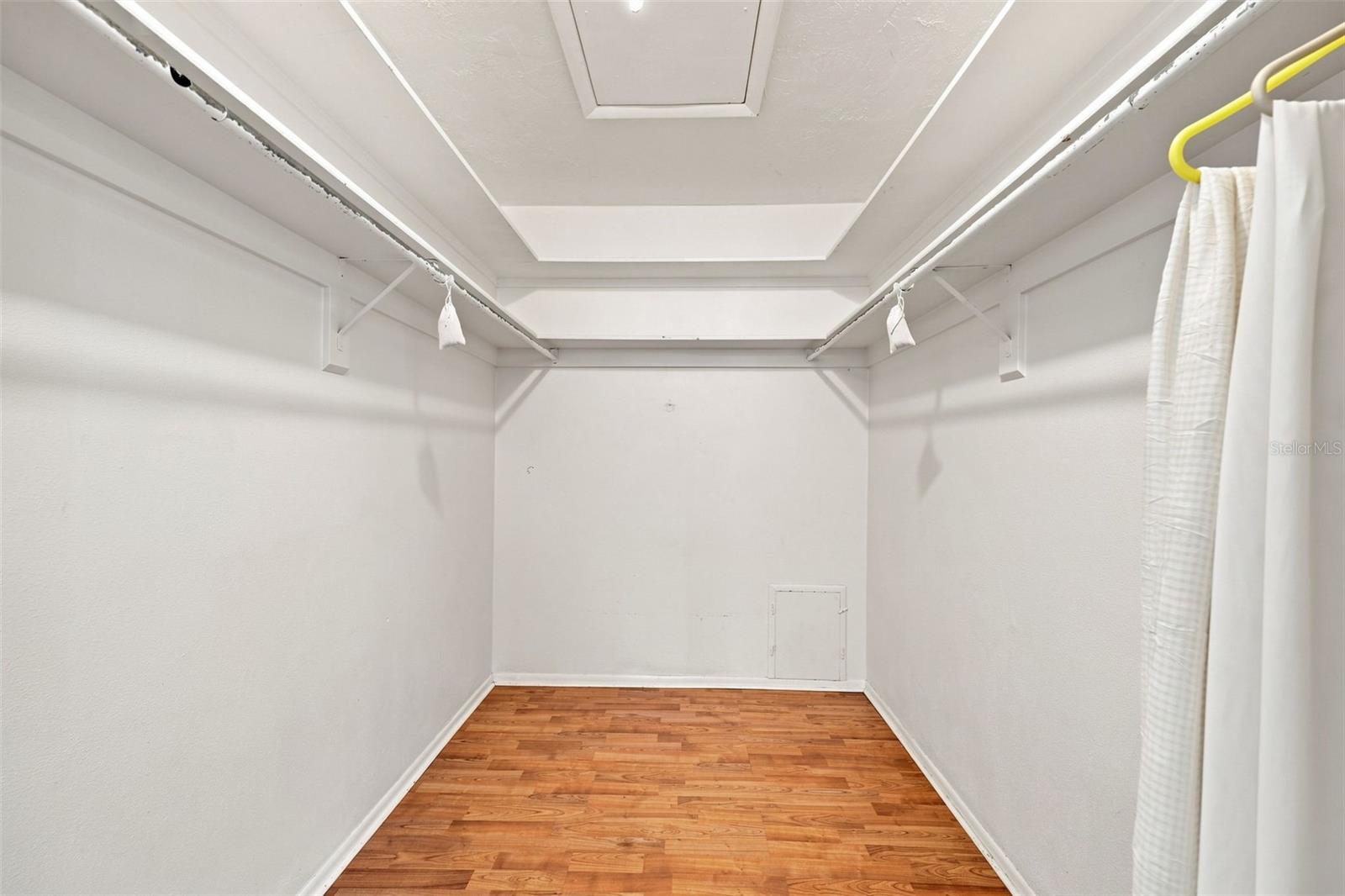 2069 KINGFISHER DR — photo 32