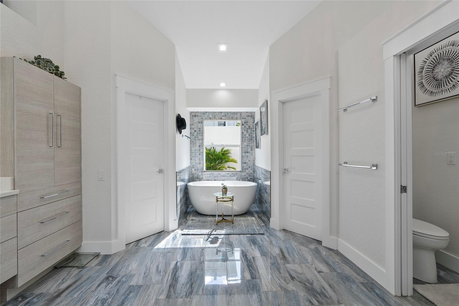 1100 WESTWAY DR — photo 22