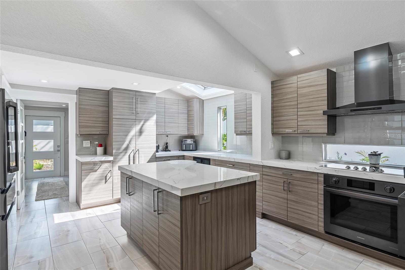 1100 WESTWAY DR — photo 13