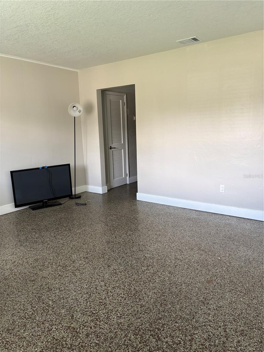 6024 DR MARTIN LUTHER KING JR ST N #6026 — photo 2