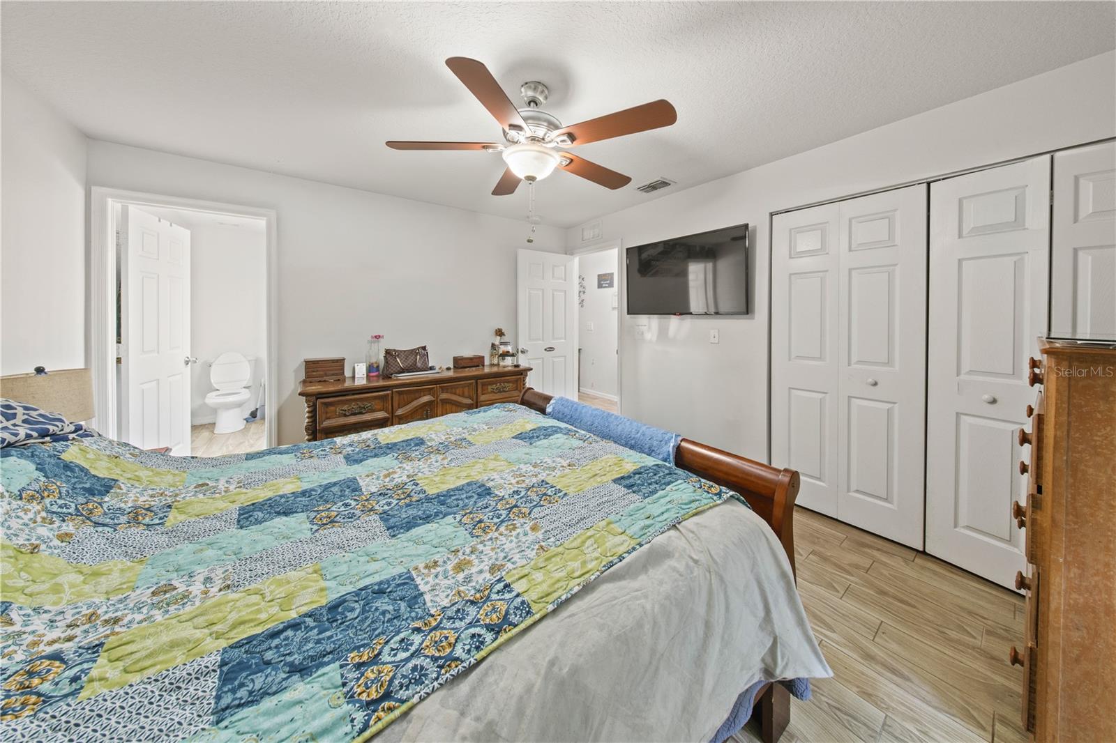 1806 E CURTIS ST — photo 12