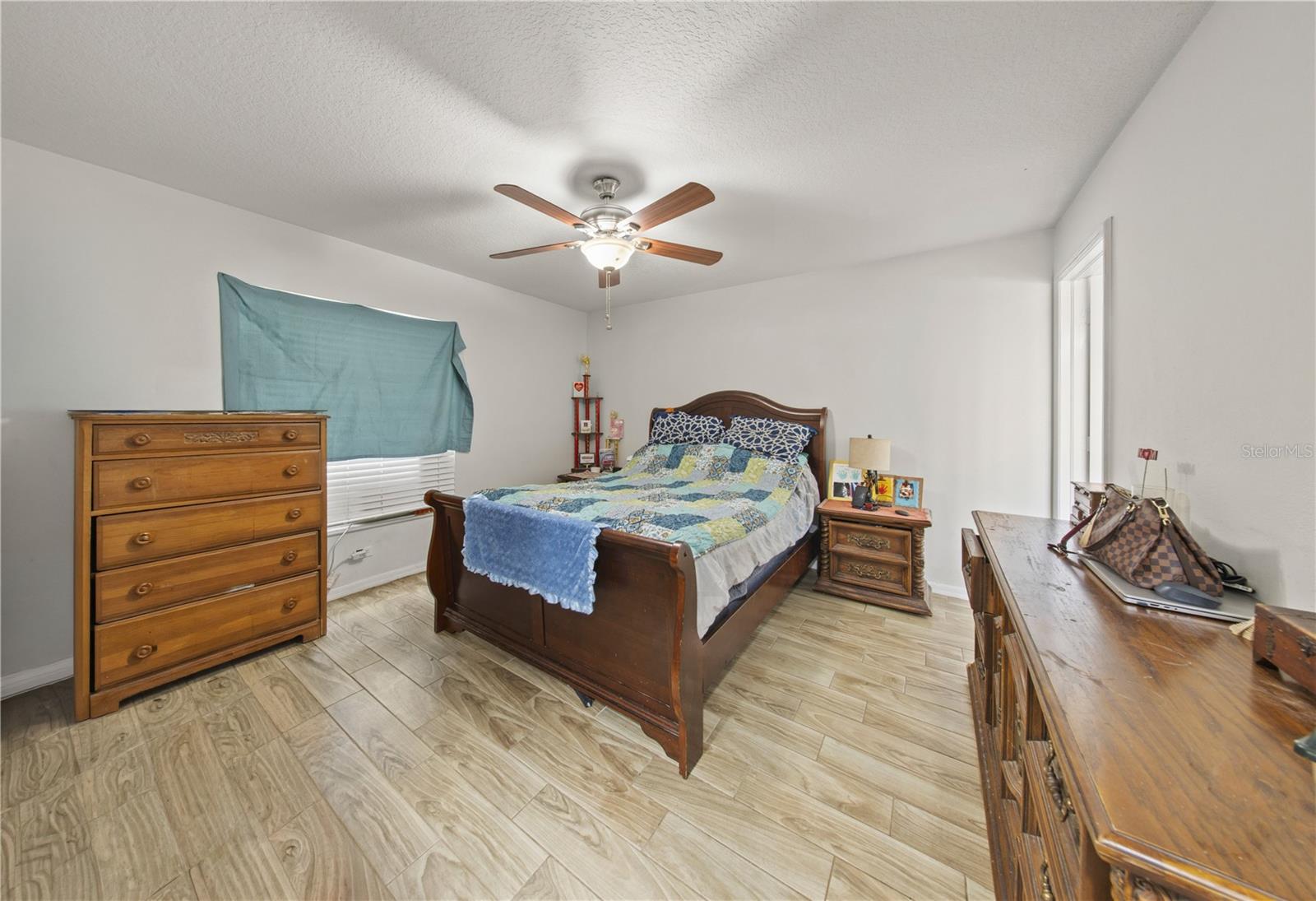 1806 E CURTIS ST — photo 11