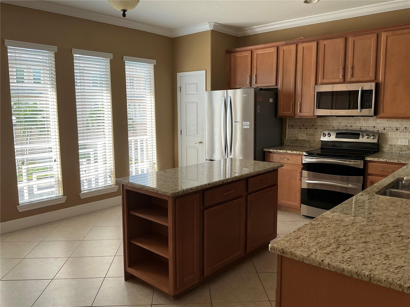 7059 ISLAMORADA CIR — photo 4