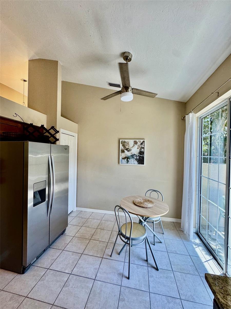 7330 KENSINGTON CT — photo 10