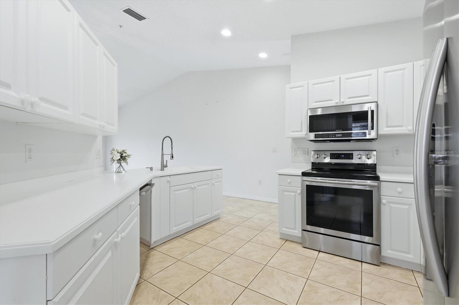 7644 MARSH ORCHID CIR — photo 10