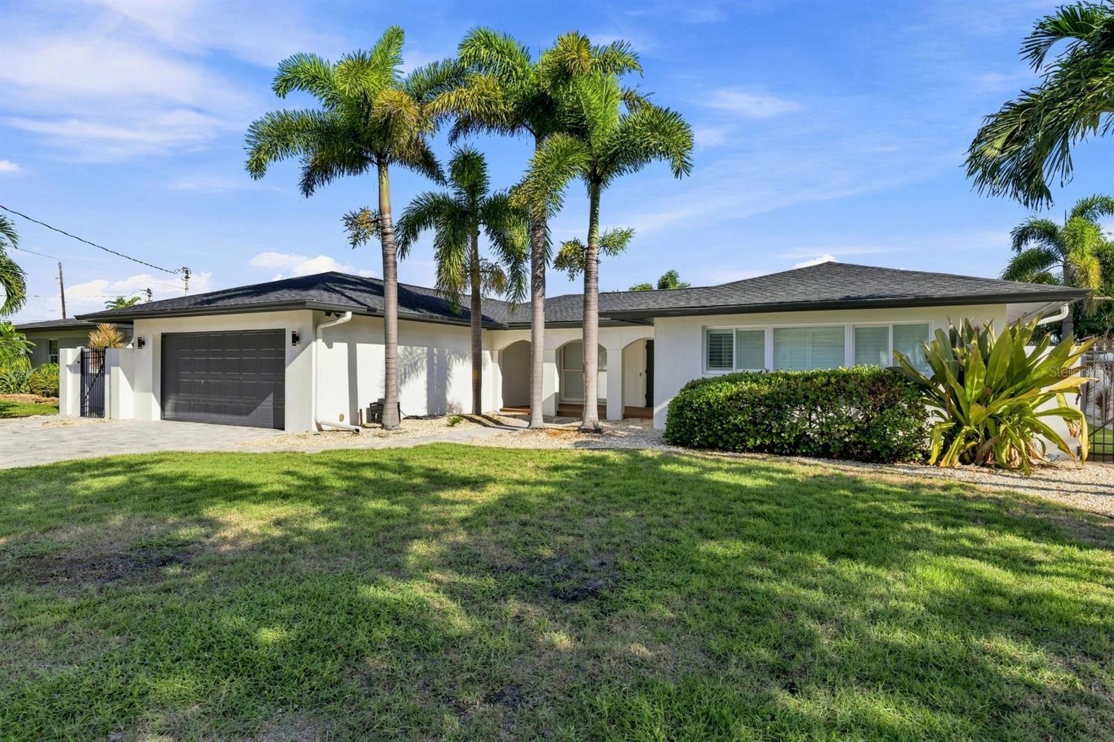 320 PALM IS NE — photo 4