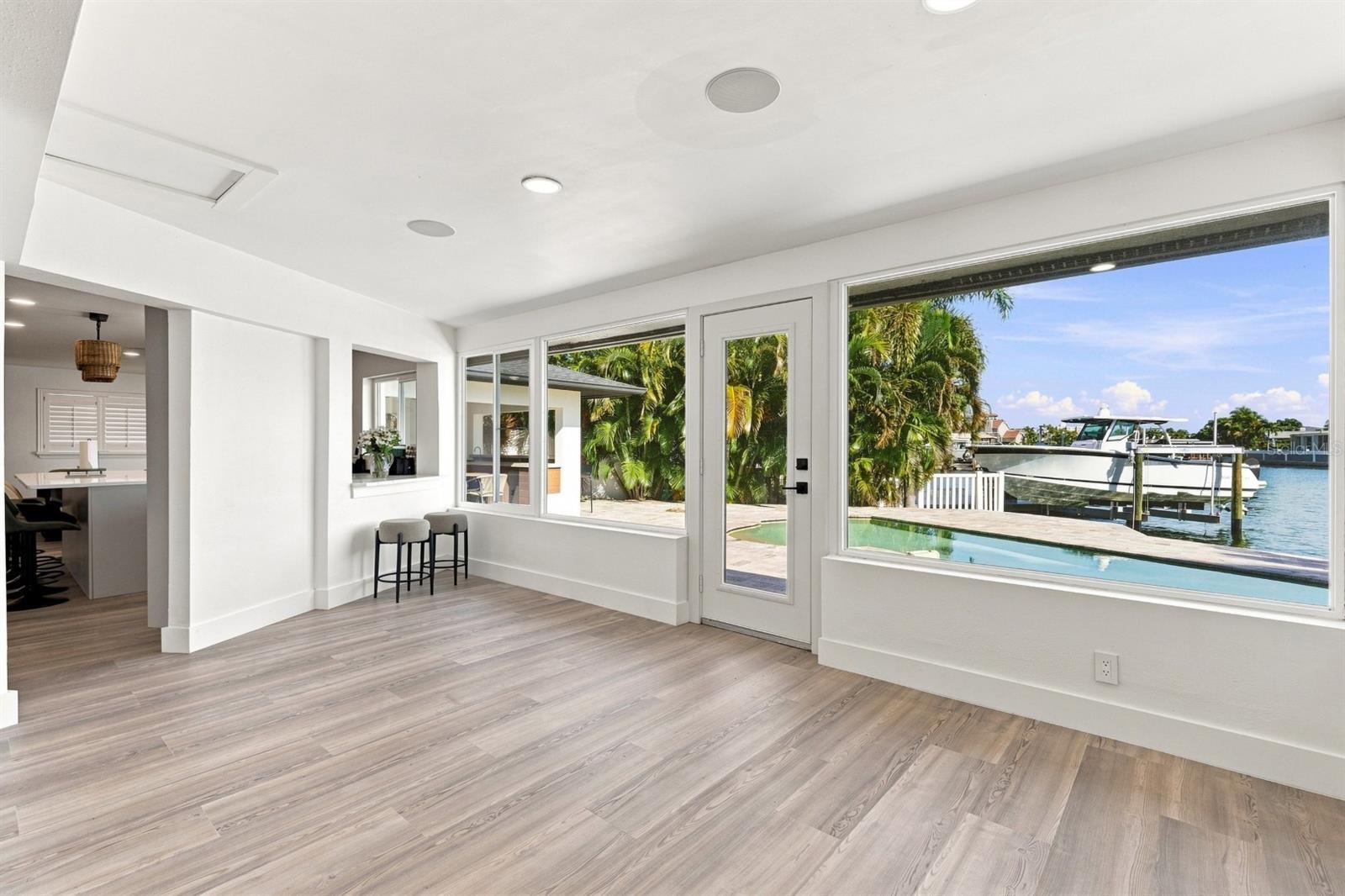 320 PALM IS NE — photo 21