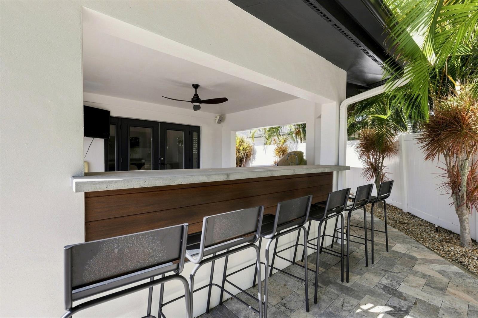 320 PALM IS NE — photo 10