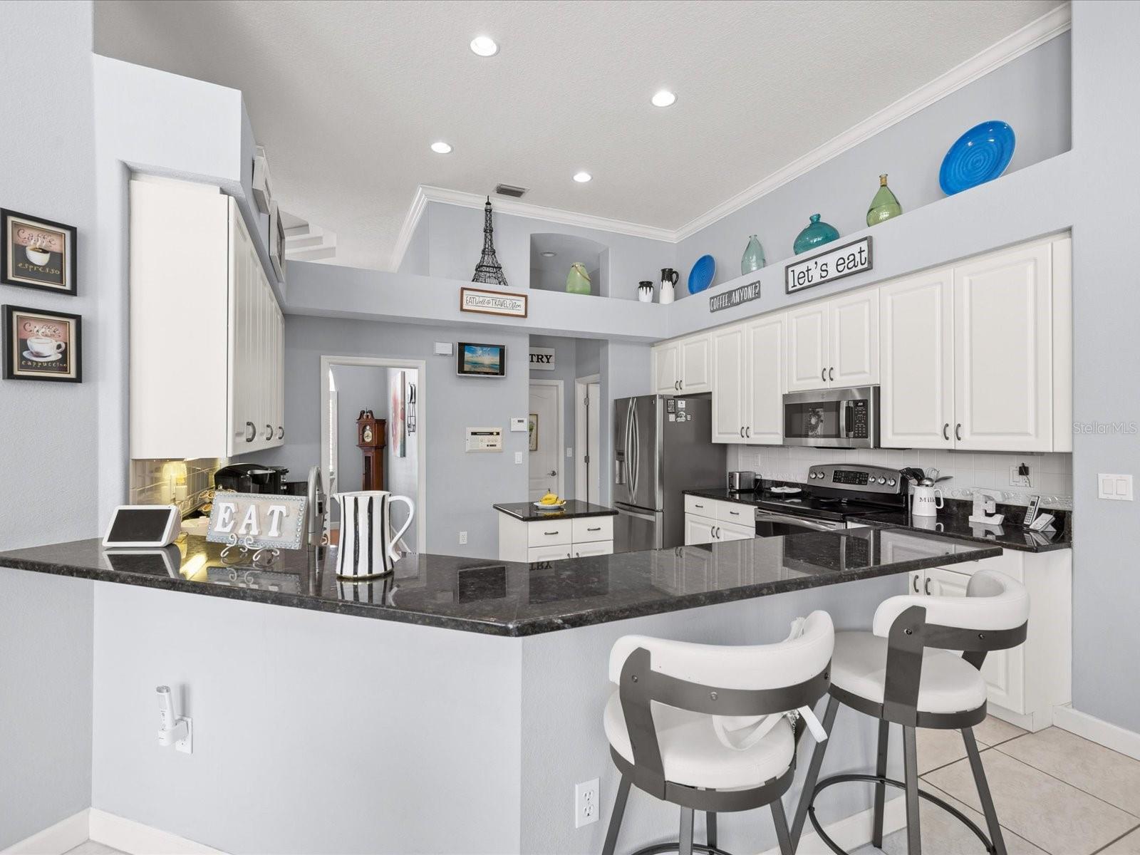 8101 MORNING VIEW DR — photo 17