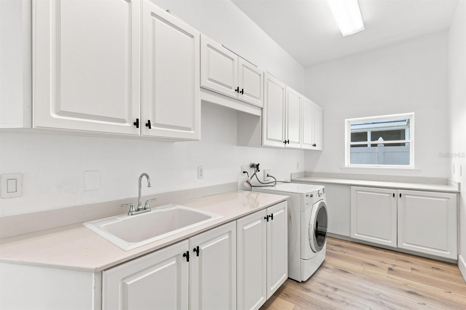 461 PALM IS NE — photo 17