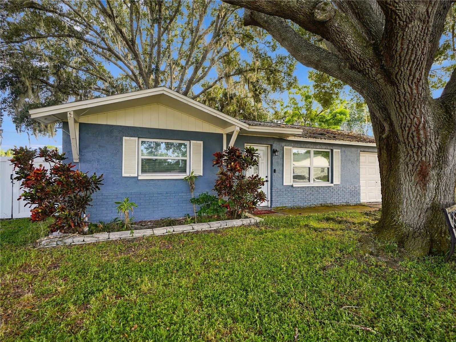 8104 BADGER LN — photo 2