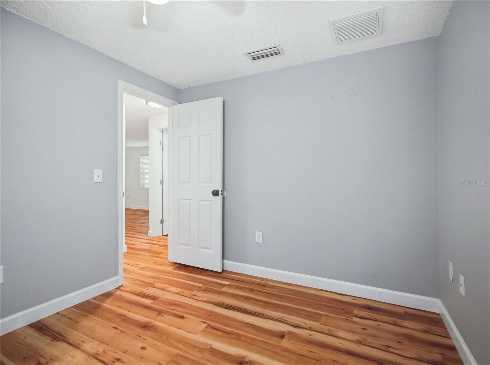 8104 BADGER LN — photo 23