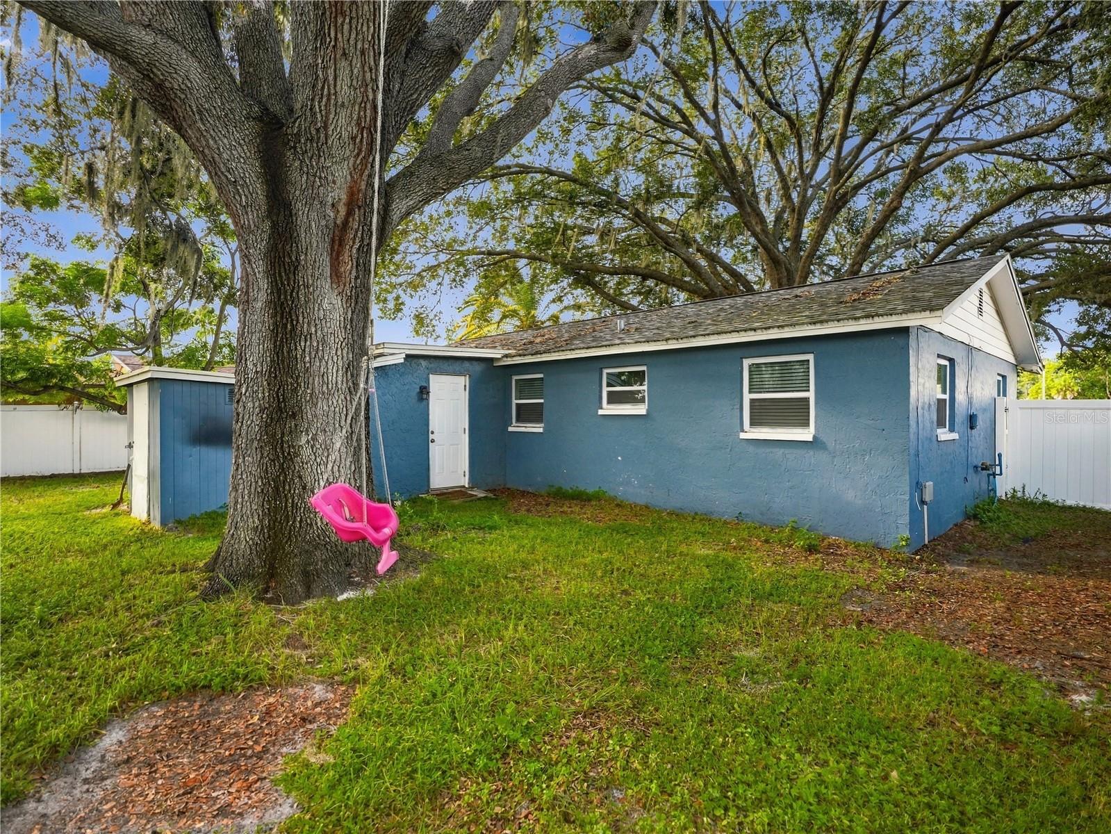 8104 BADGER LN — photo 26
