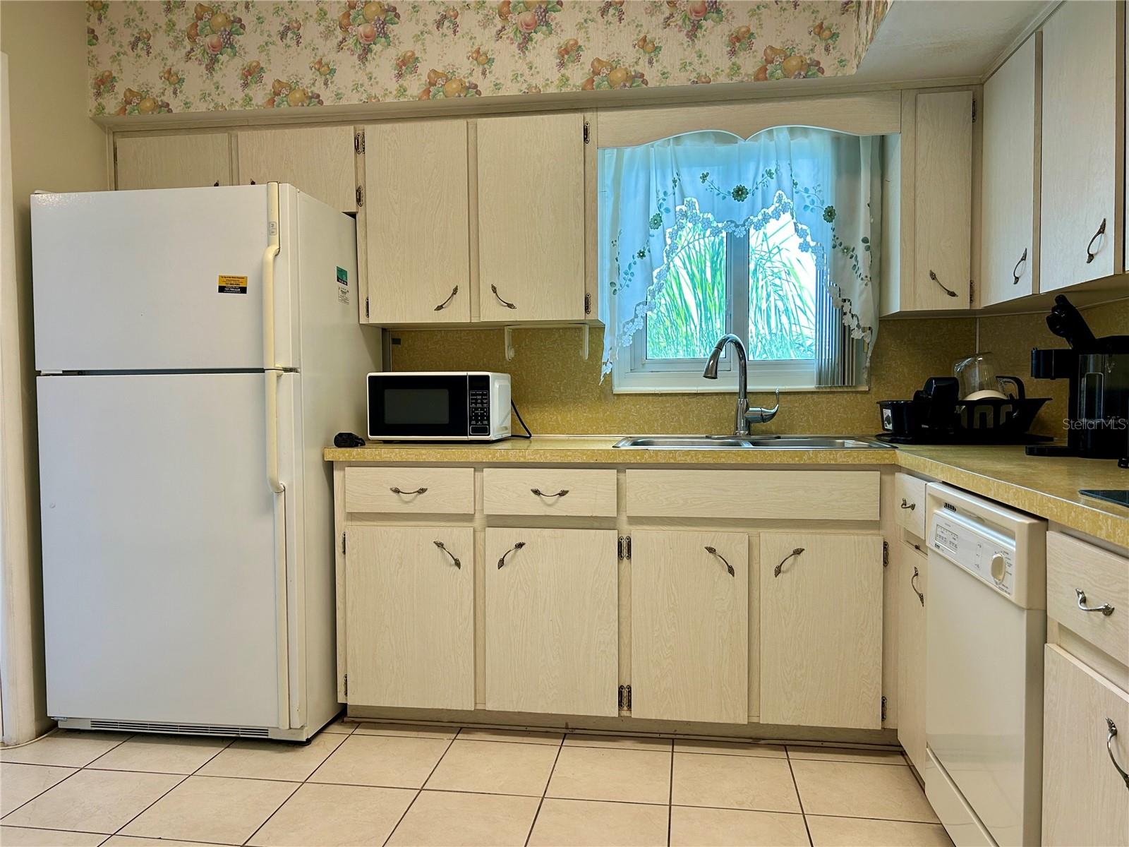 2340 GRECIAN WAY #38 — photo 7