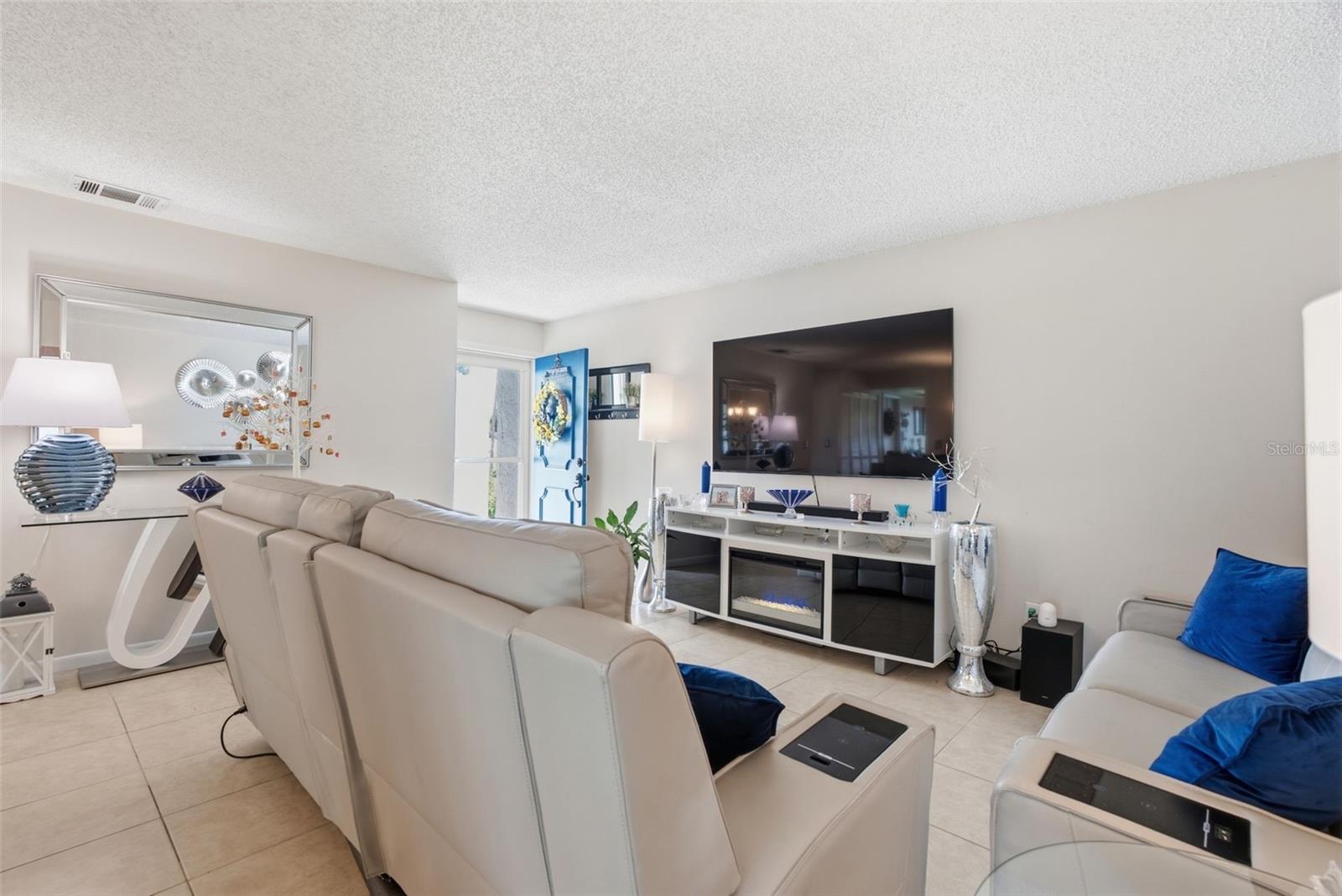 10816 FAIRFIELD VILLAGE DR — photo 9