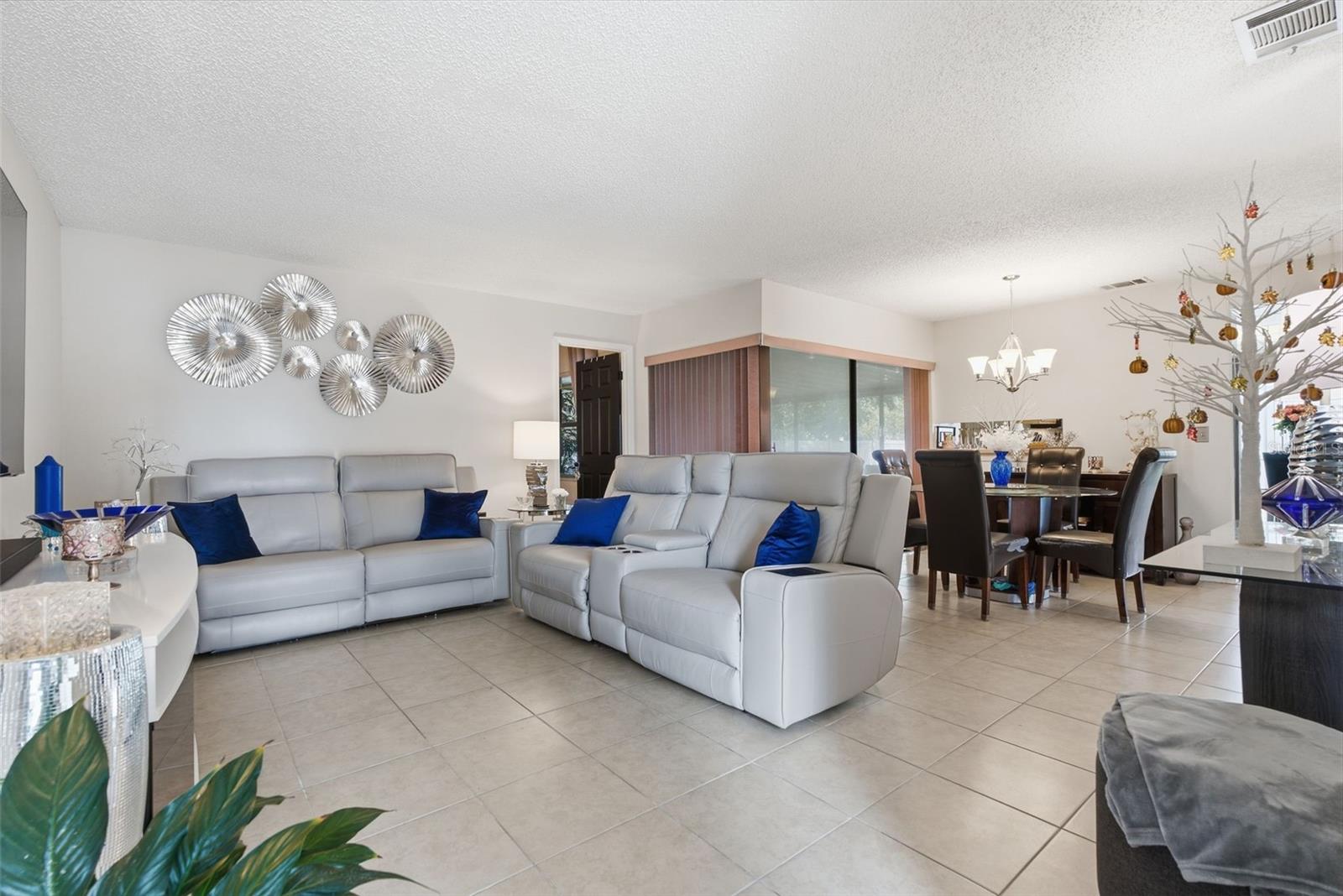 10816 FAIRFIELD VILLAGE DR — photo 8