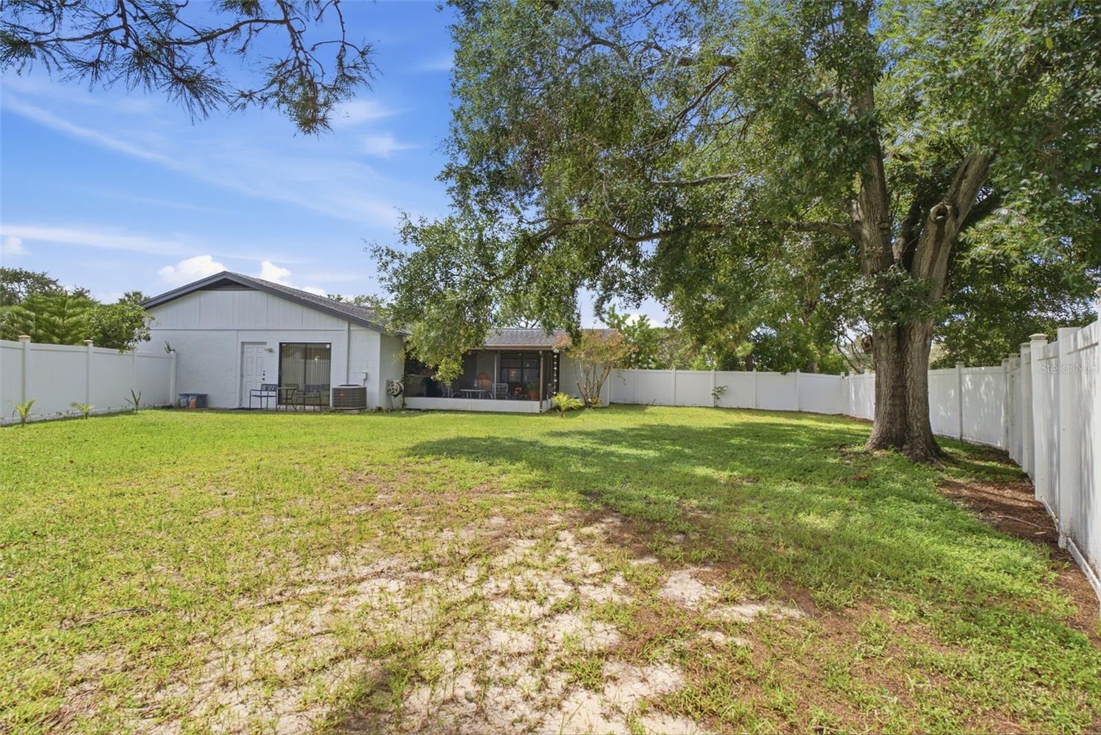 10816 FAIRFIELD VILLAGE DR — photo 24