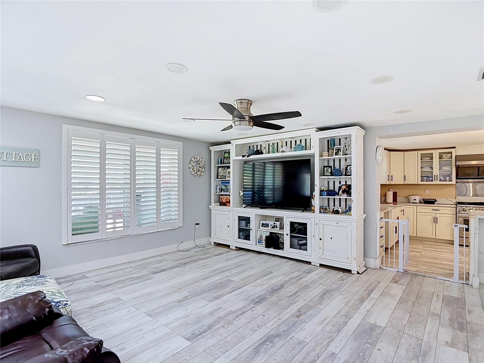 3516 FLORAMAR TER — photo 24
