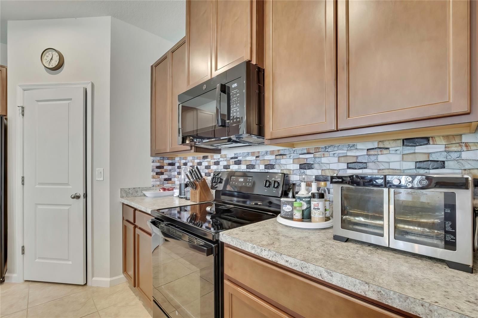 11912 THORNCREST DR — photo 14