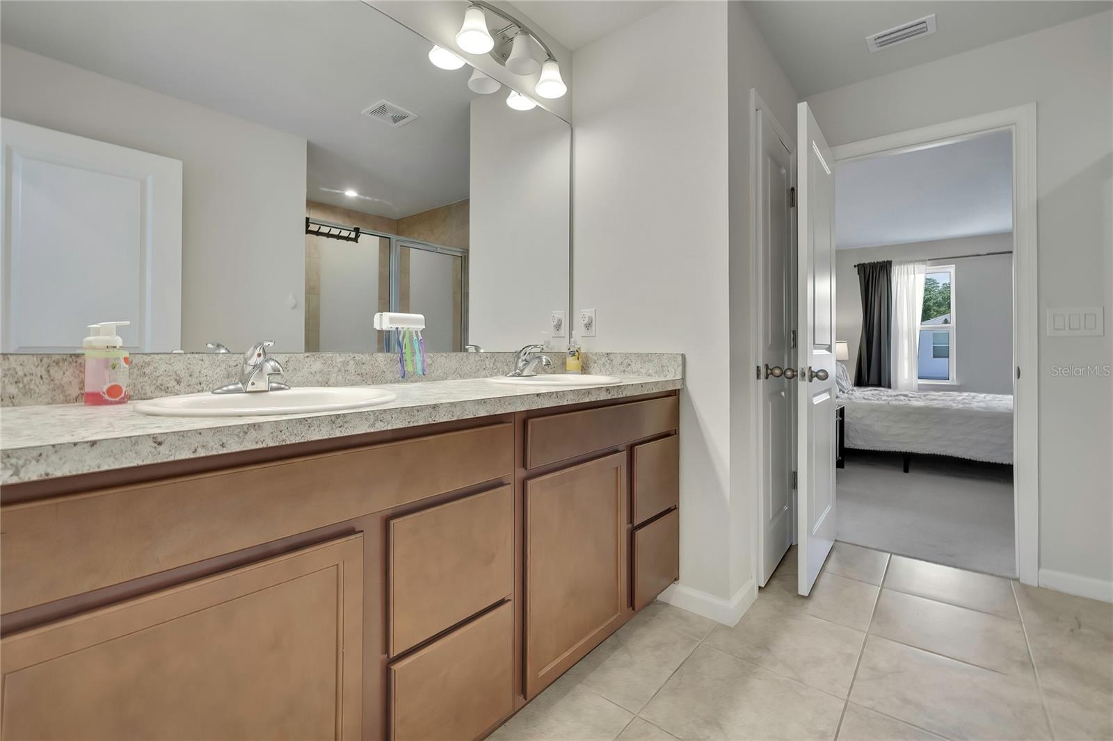 11912 THORNCREST DR — photo 31