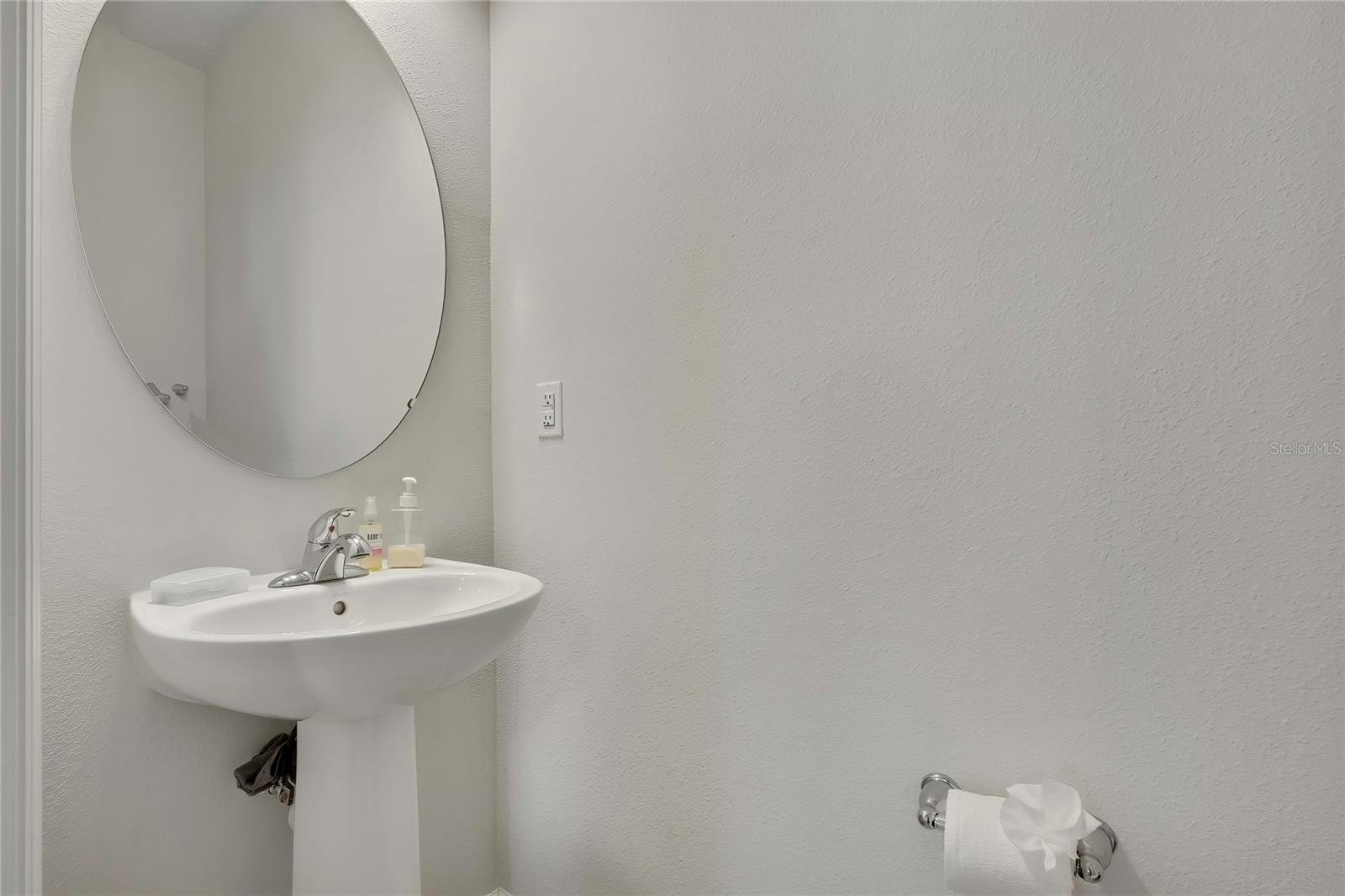 11912 THORNCREST DR — photo 20