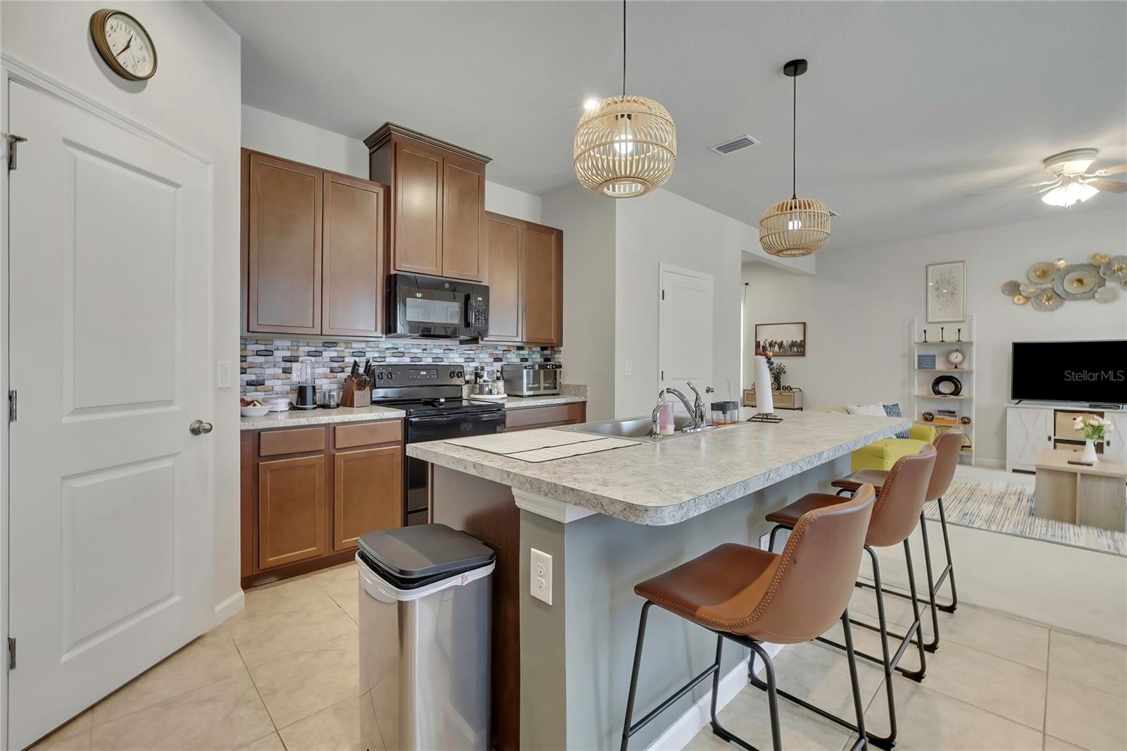 11912 THORNCREST DR — photo 17