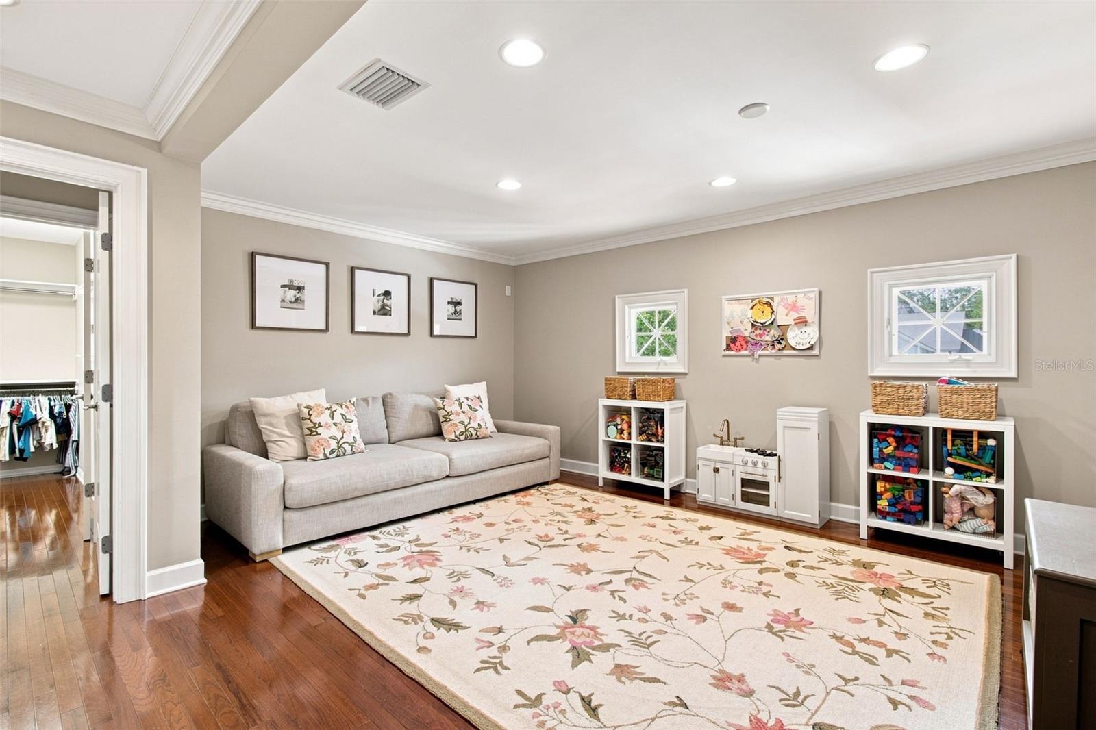 4537 W SWANN AVE — photo 37