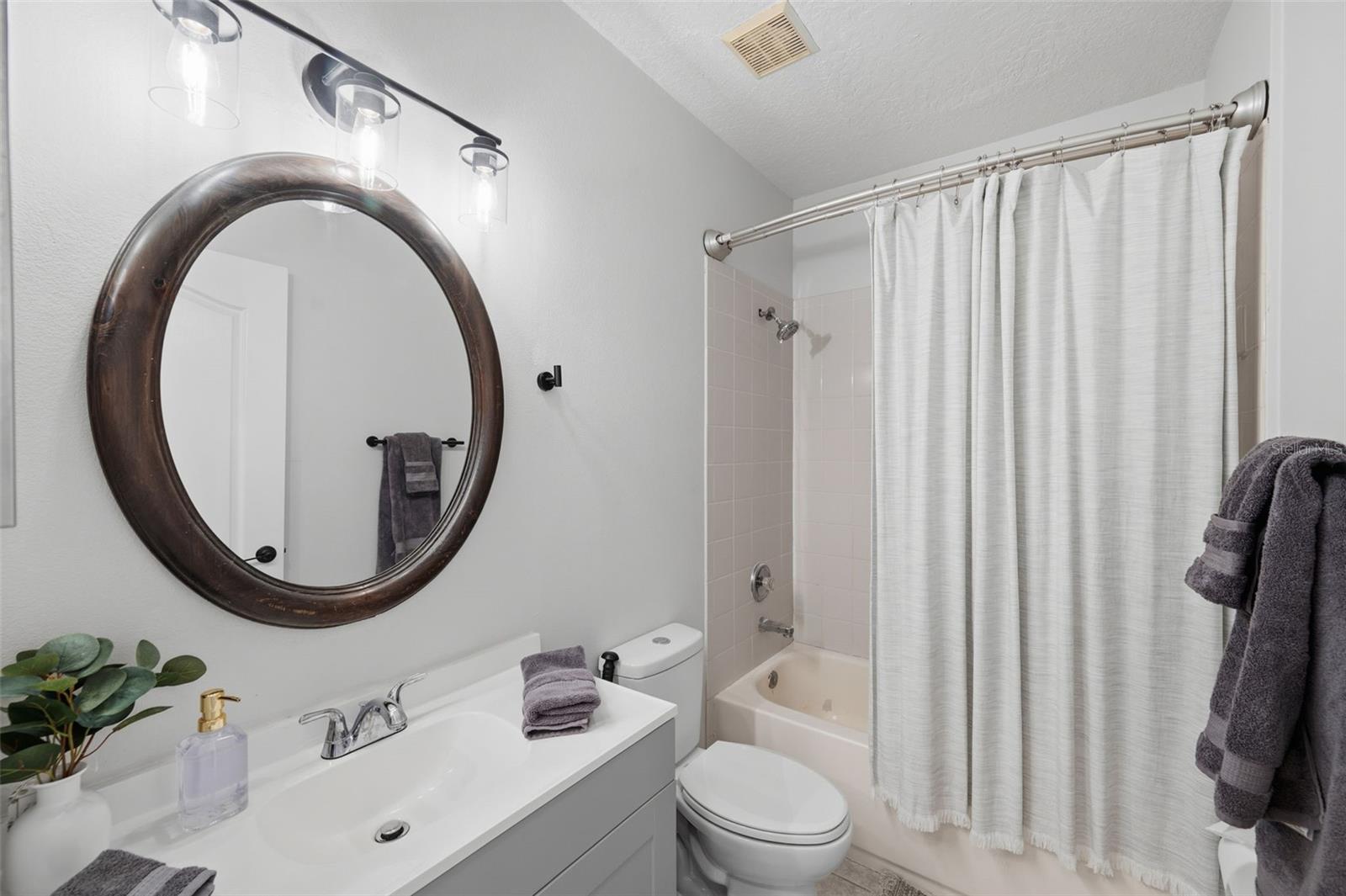 1542 MCCREA DR — photo 57