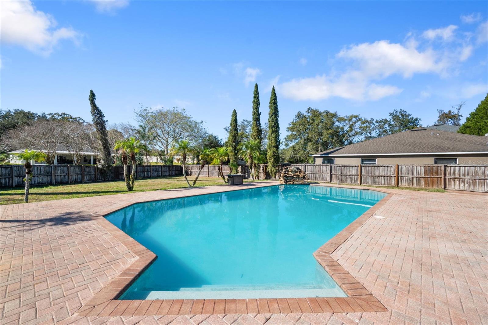 1542 MCCREA DR — photo 87