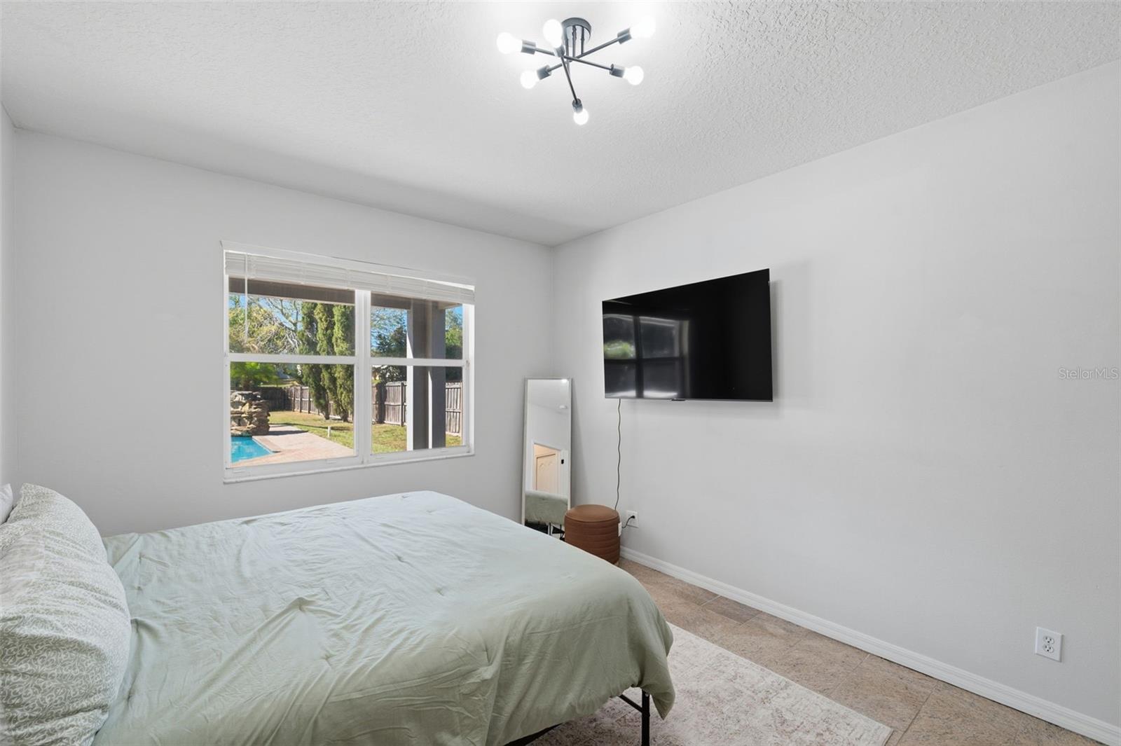 1542 MCCREA DR — photo 35