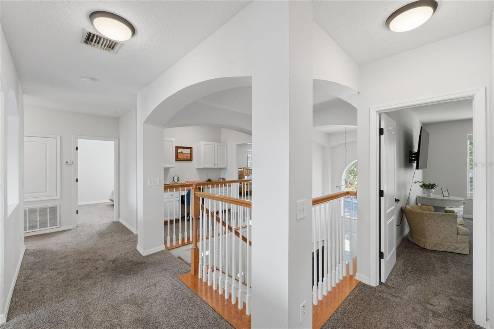 1542 MCCREA DR — photo 44